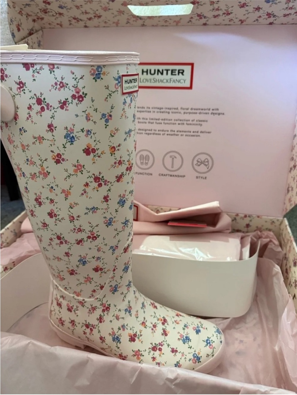✨🎀LoveShackFancy X Hunter Floral Rain Boots Cream/white/Pink & Blue Flower - Picture 5 of 14